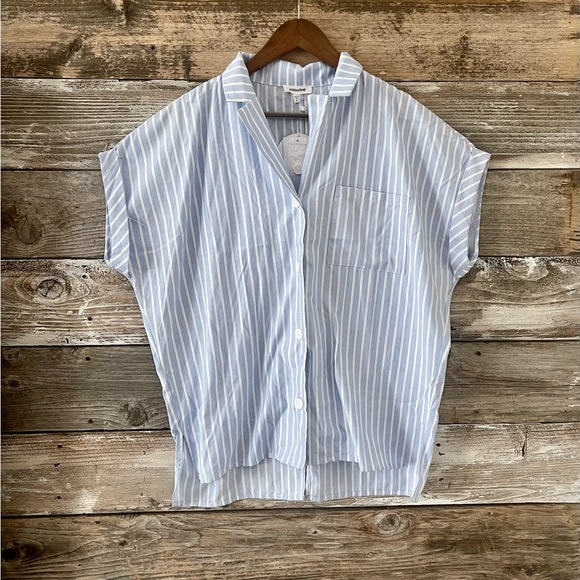 MOTTOSHOP Tops - MOTTOSHOP- NEW- button down short sleeve shirt